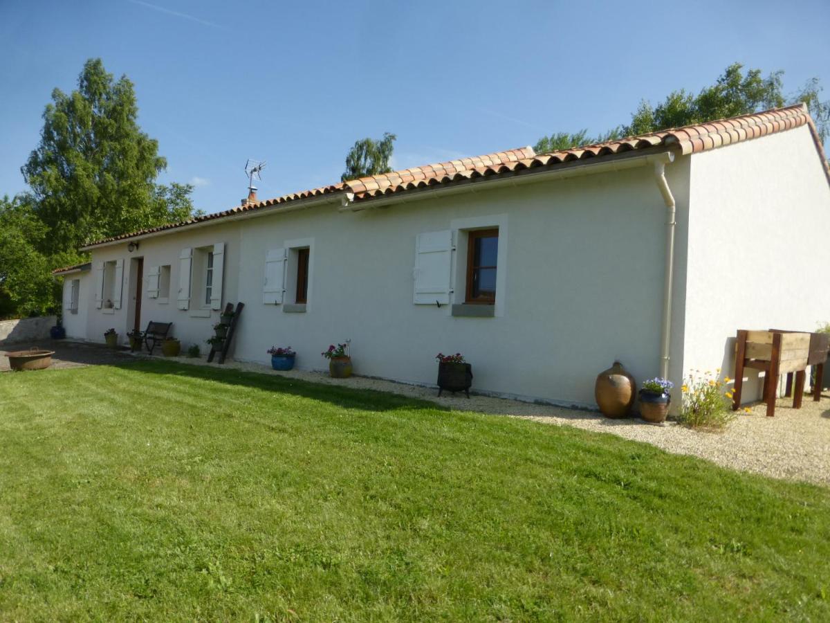 Chez Kate Bed and Breakfast Charroux  Εξωτερικό φωτογραφία